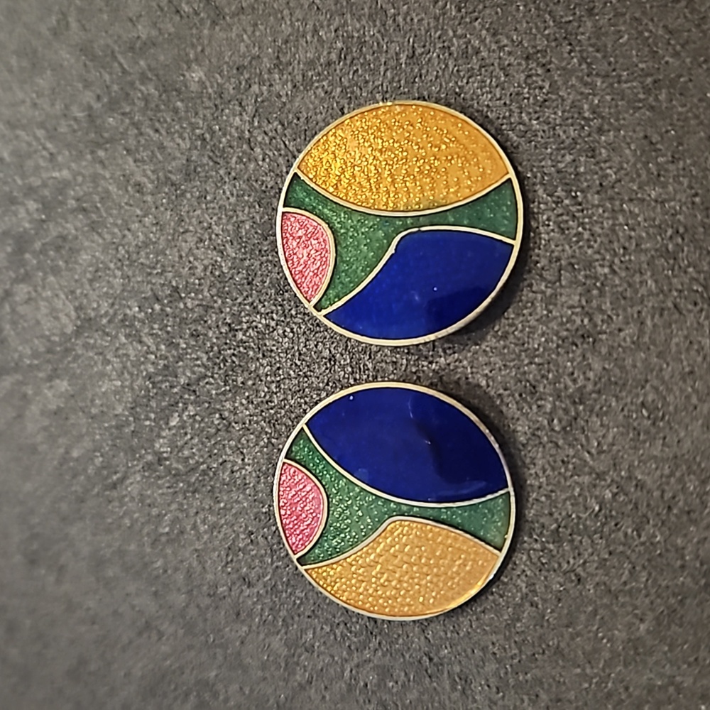 Clip earrings